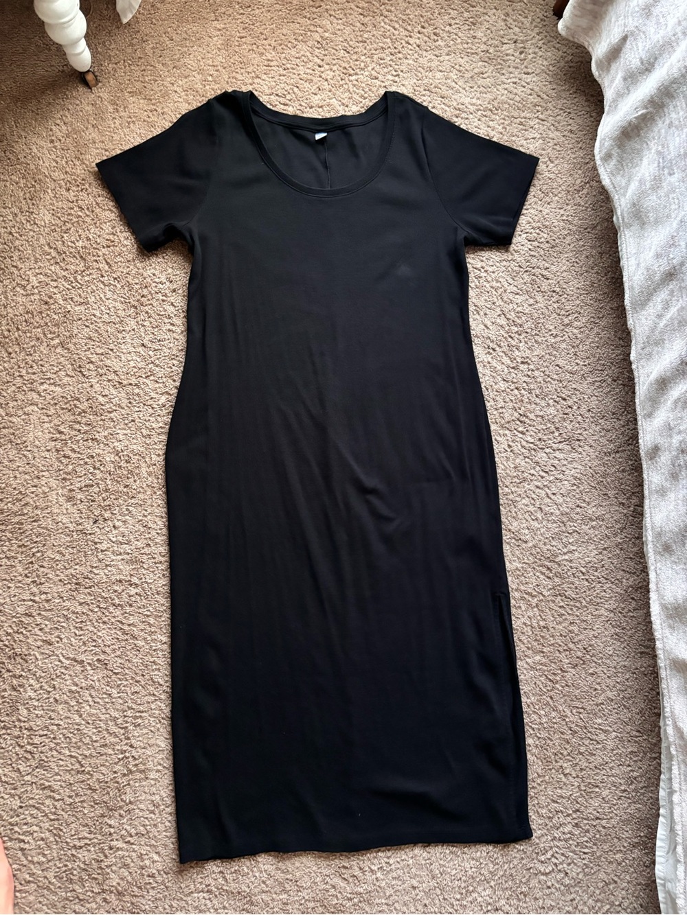 Old Navy Black Short-Sleeve Maxi Scoop-Neck Dress with slit on one side in XXL
